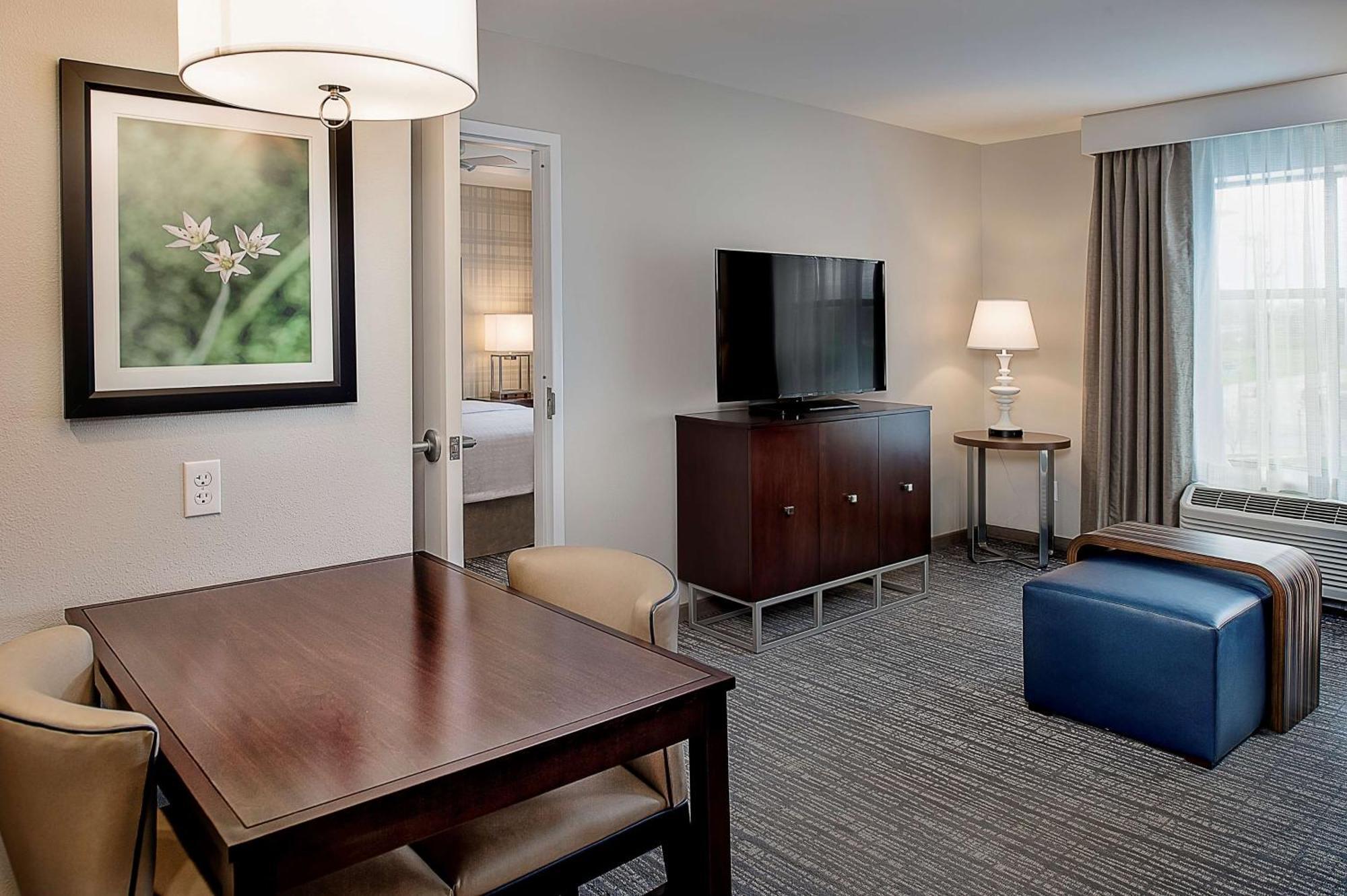 โฮมวูด สวีท บาย ฮิลตัน เซนต์หลุยส์ เวสต์พอร์ต Hotel แมรีแลนด์ไฮท์ส ภายนอก รูปภาพ